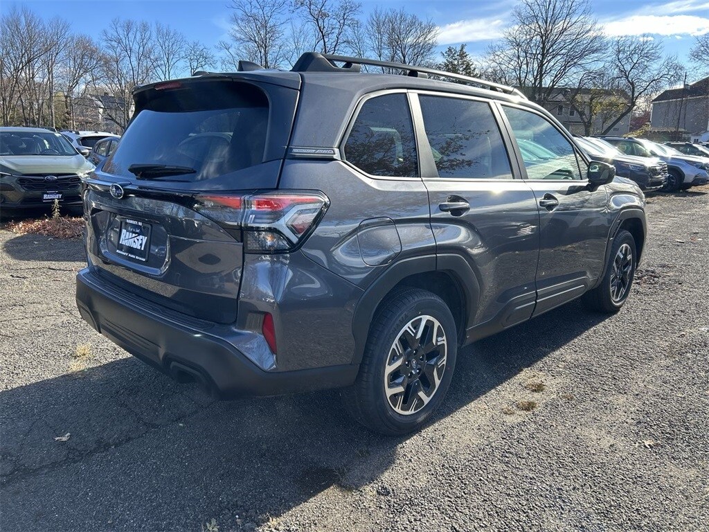 2026 Subaru Forester Premium photo 4