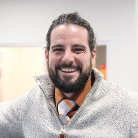 Staff member Adam Grant from ID_78463e