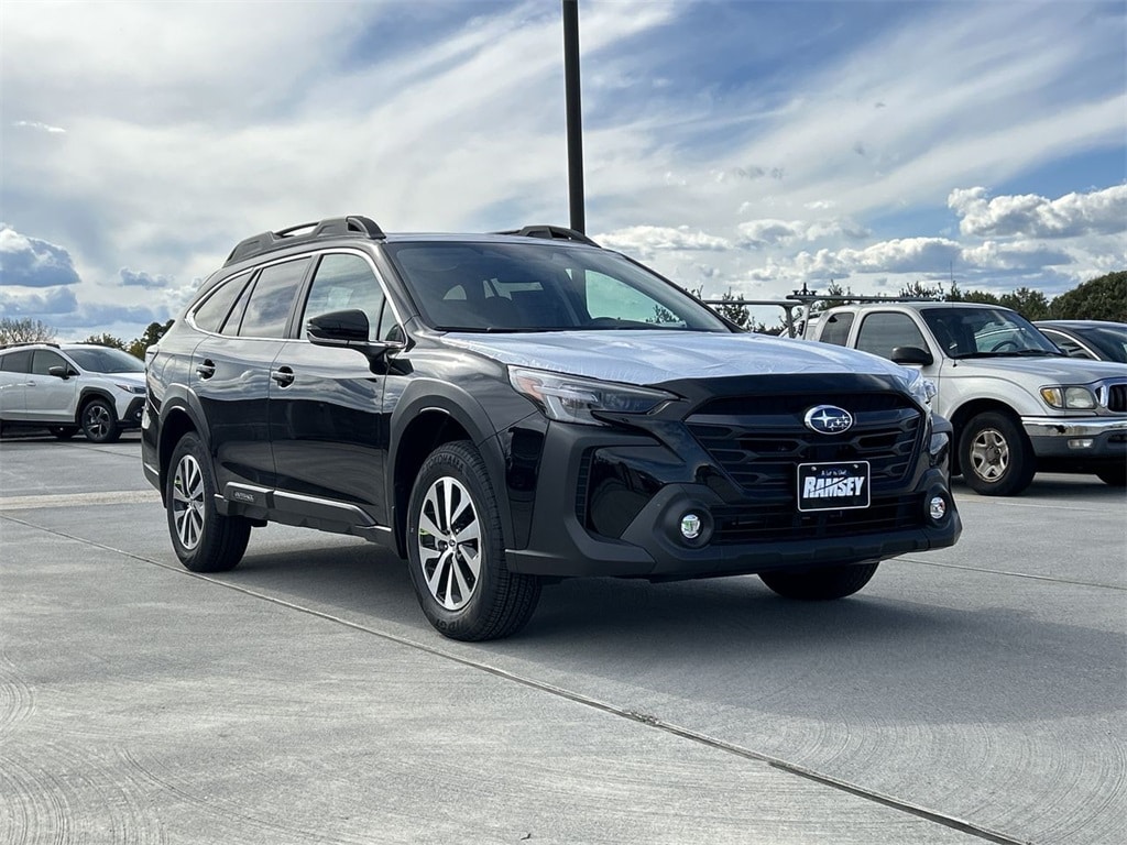 2025 Subaru Outback Premium's photo