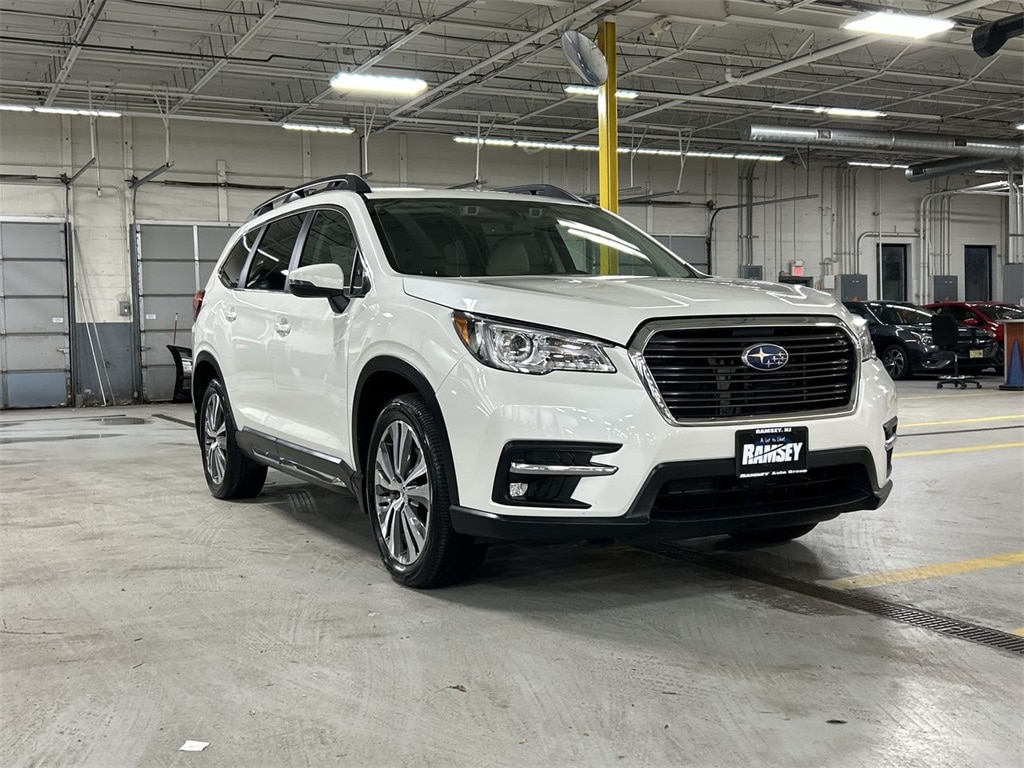 2022 Subaru Ascent Limited photo 2