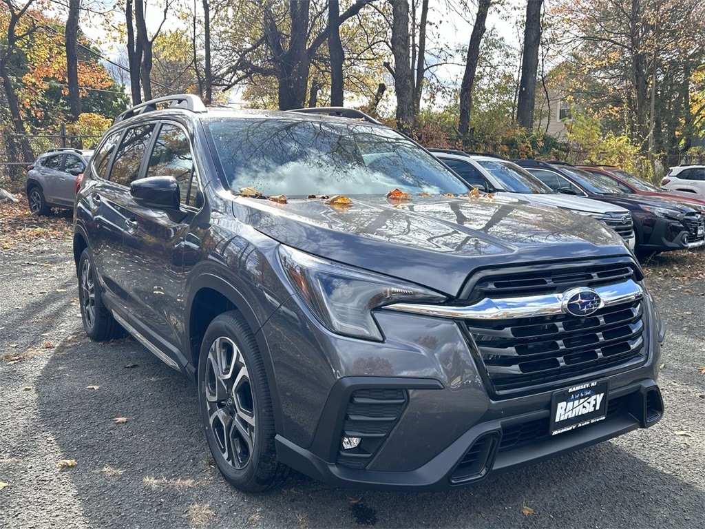 2025 Subaru Ascent Limited's photo