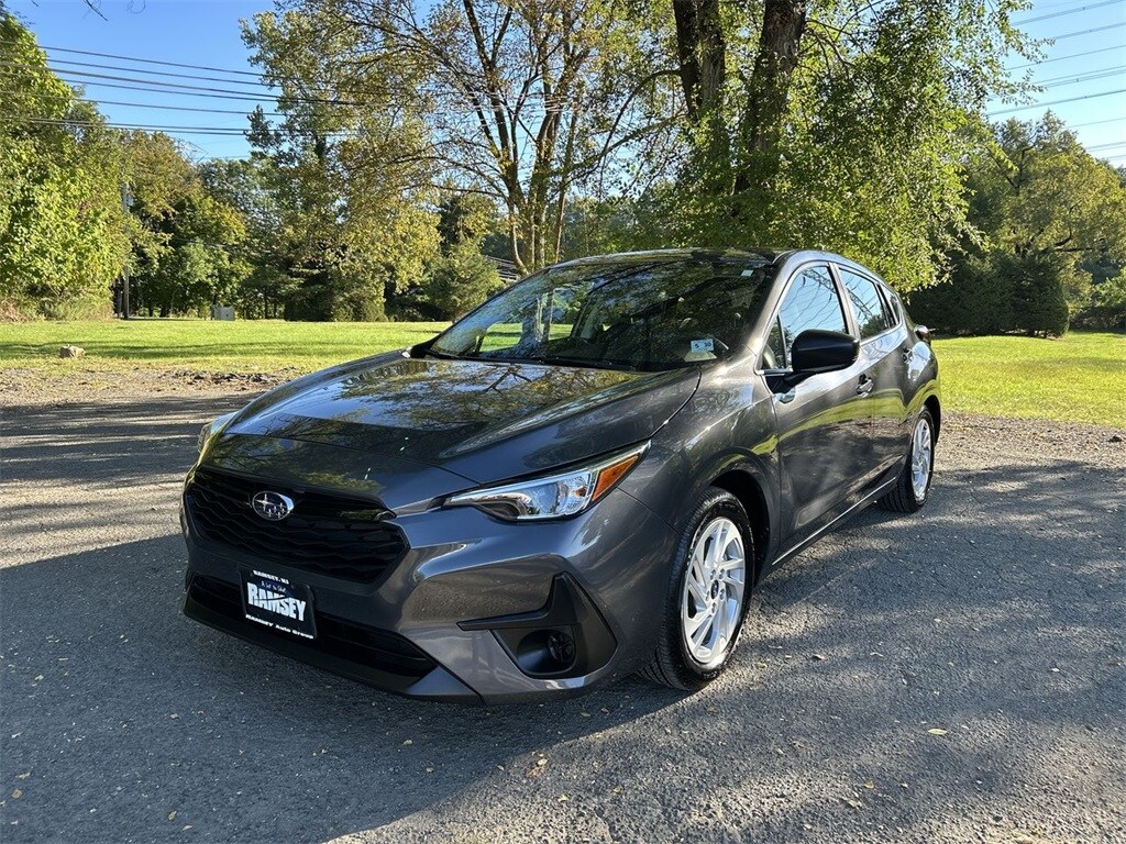 2025 Subaru Impreza Base photo 4