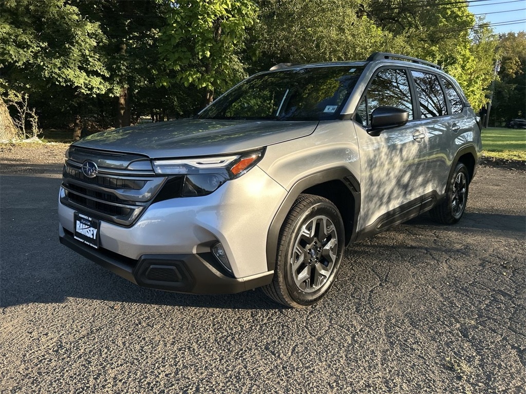 2025 Subaru Forester Premium Base photo 2
