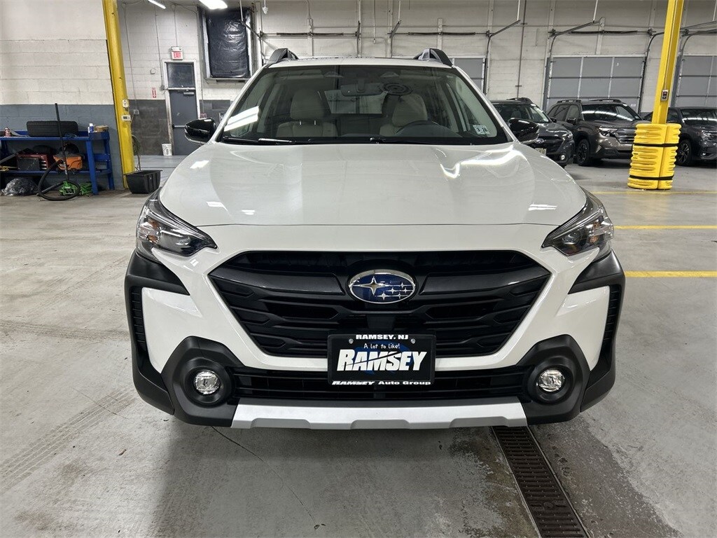 2023 Subaru Outback Limited XT photo 3