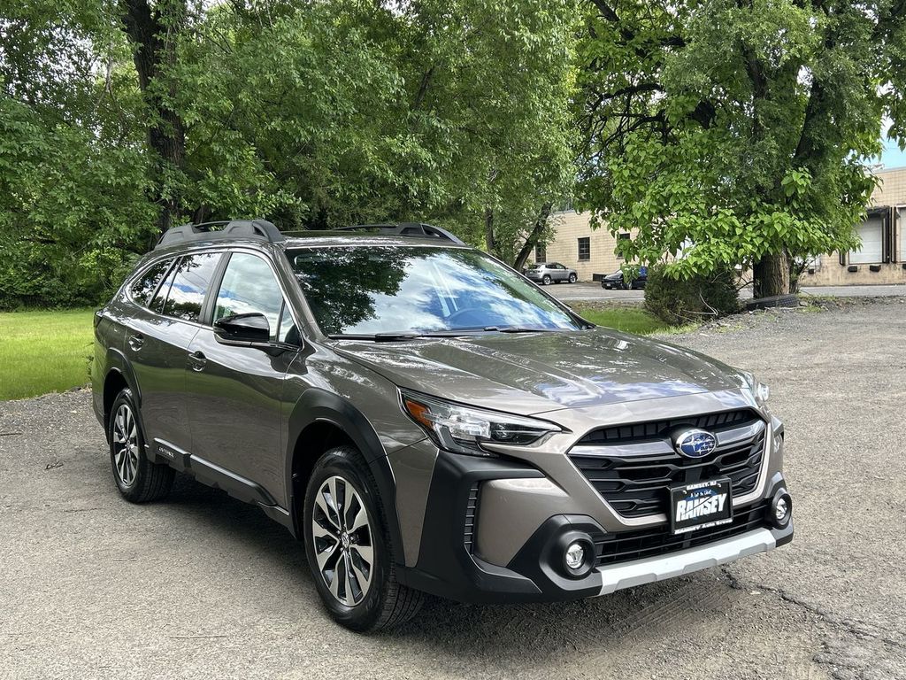 2024 Subaru Outback Limited's photo
