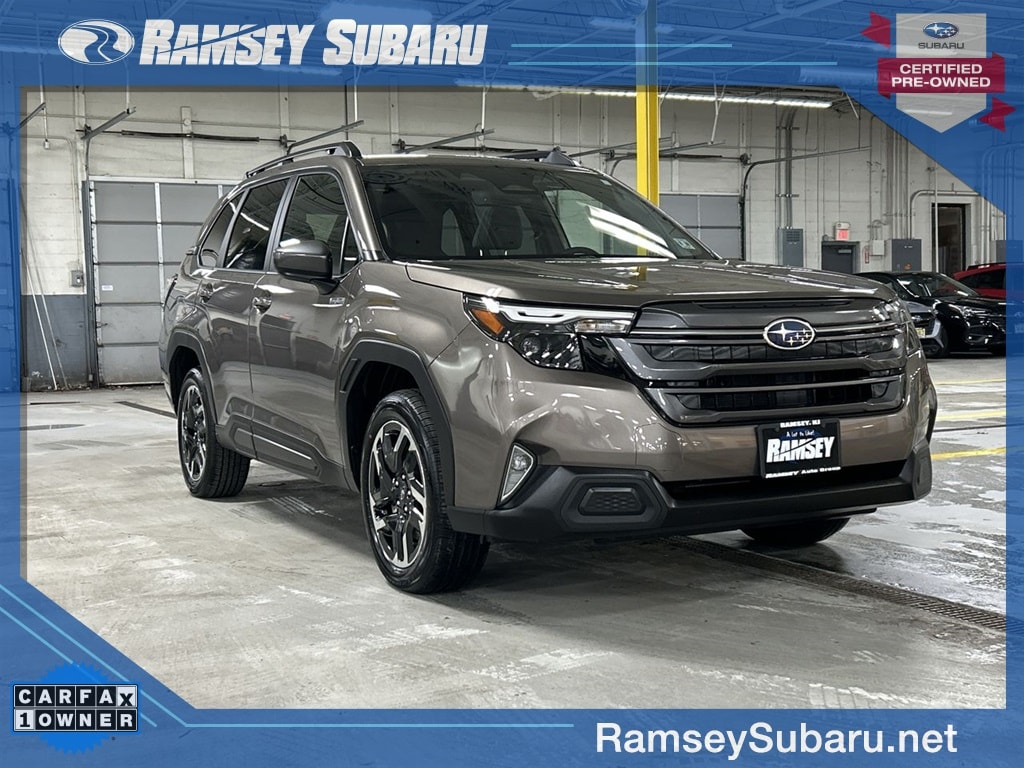 2025 Subaru Forester Premium's photo