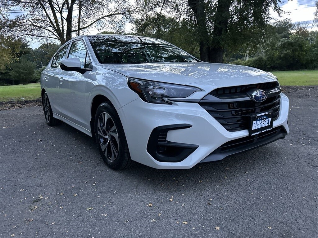 2024 Subaru Legacy Premium photo 2