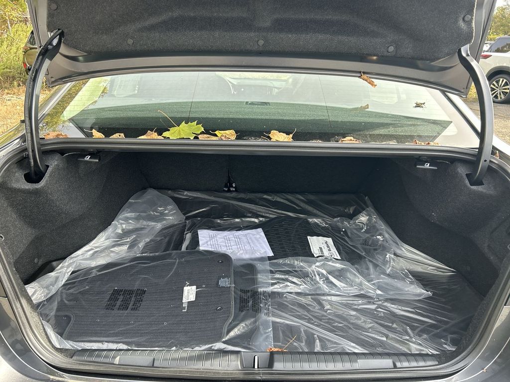 2025 Subaru Legacy Premium - Photo 16