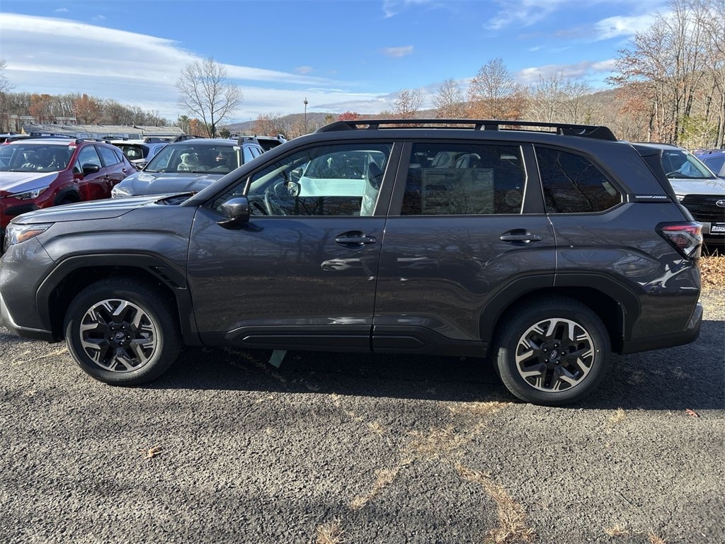 2026 Subaru Forester Premium photo 4