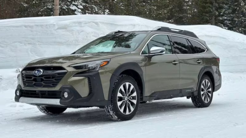 2025 Subaru Outback in Snow