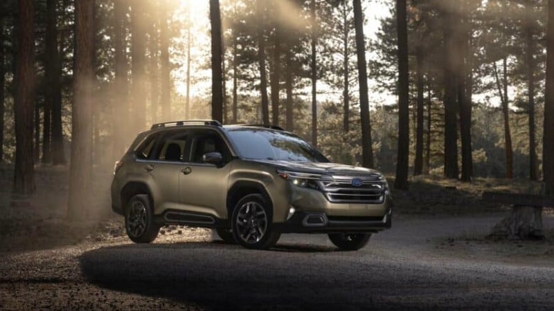 2025%20Subaru%20Forester%20Brilliant%20Bronze%20Metallic%20(2).jpg