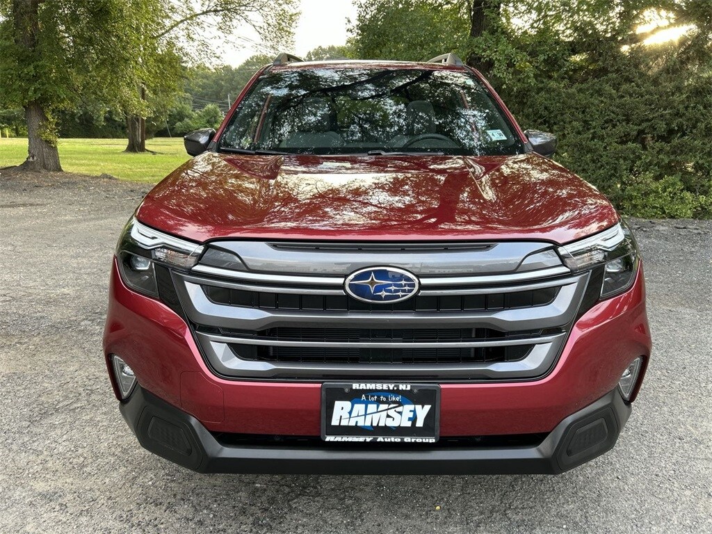 2025 Subaru Forester Premium Base photo 2
