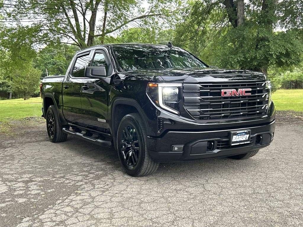 2025 GMC Sierra 4WD Crew Cab Std Box Elevation 3VL's photo