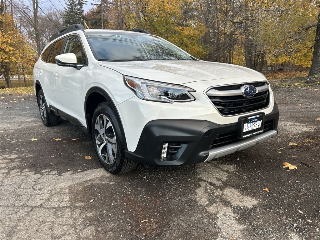 2022 Subaru Outback Limited photo 3