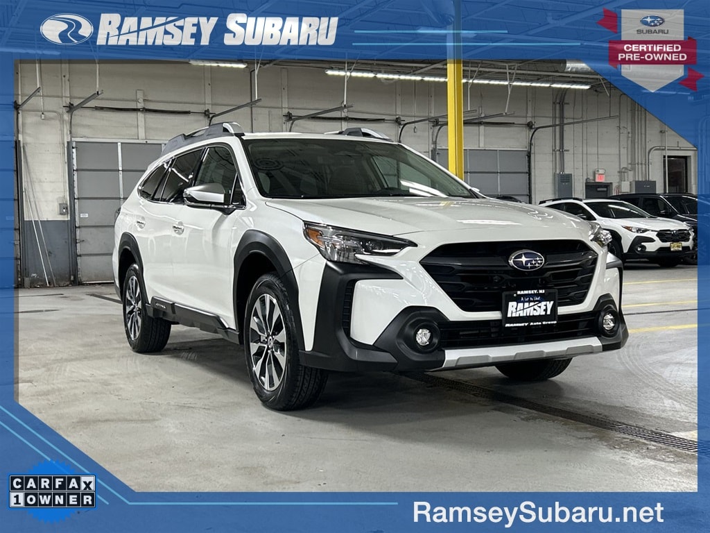2025 Subaru Outback Touring's photo