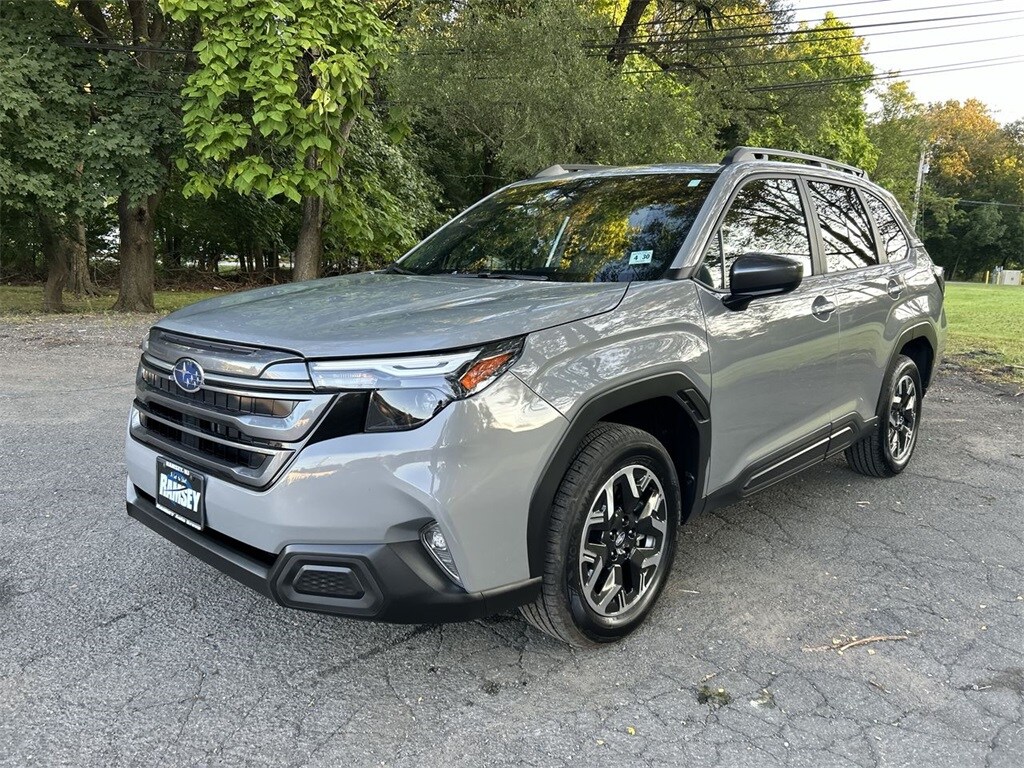 2025 Subaru Forester Premium Base photo 4