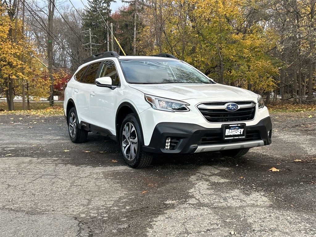 2022 Subaru Outback Limited photo 2