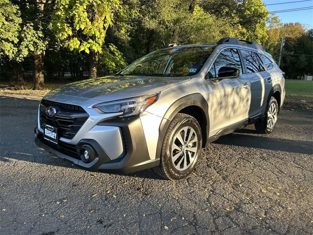 2025 Subaru Outback Premium photo 2
