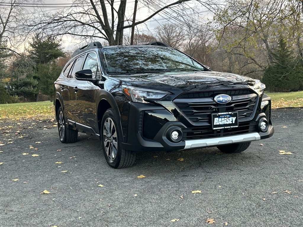 2023 Subaru Outback Limited photo 2