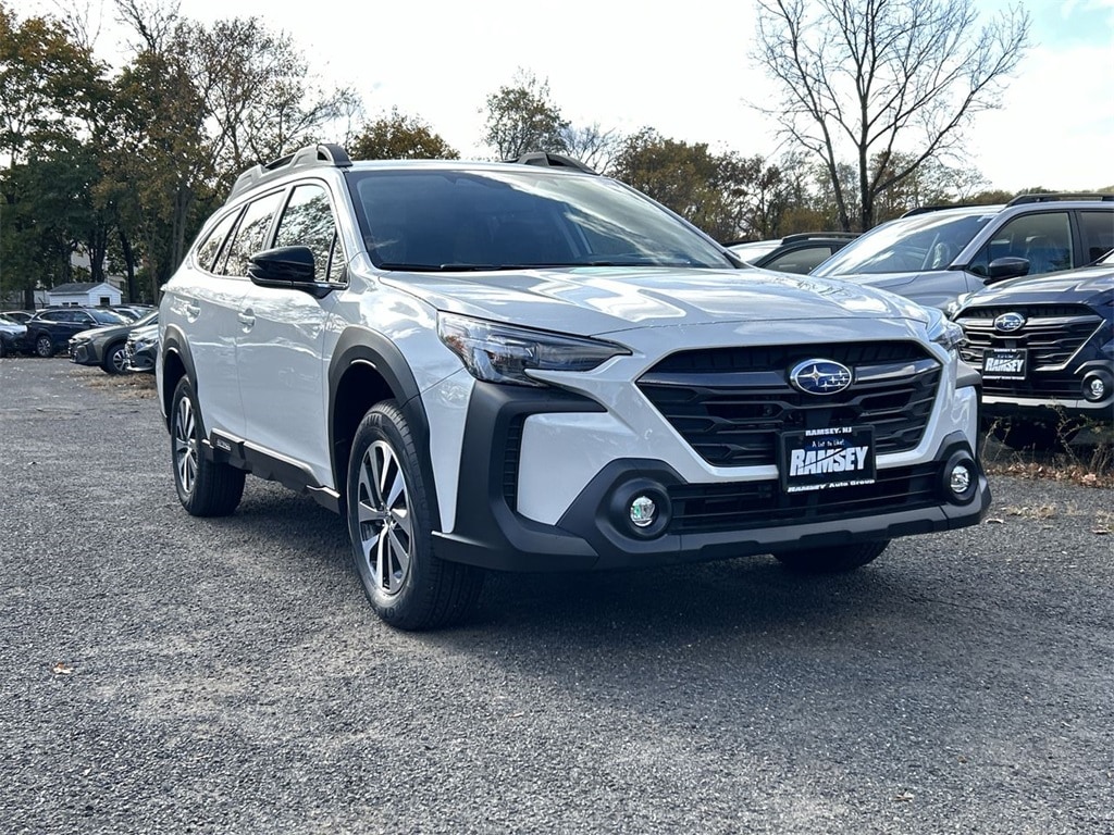 2025 Subaru Outback Premium's photo