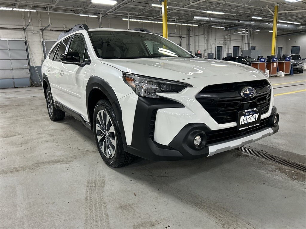 2023 Subaru Outback Limited XT photo 2