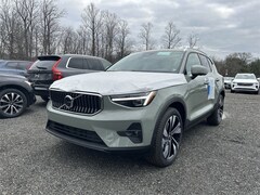 2025 Volvo XC40 B5 Plus Bright Theme AWD SUV