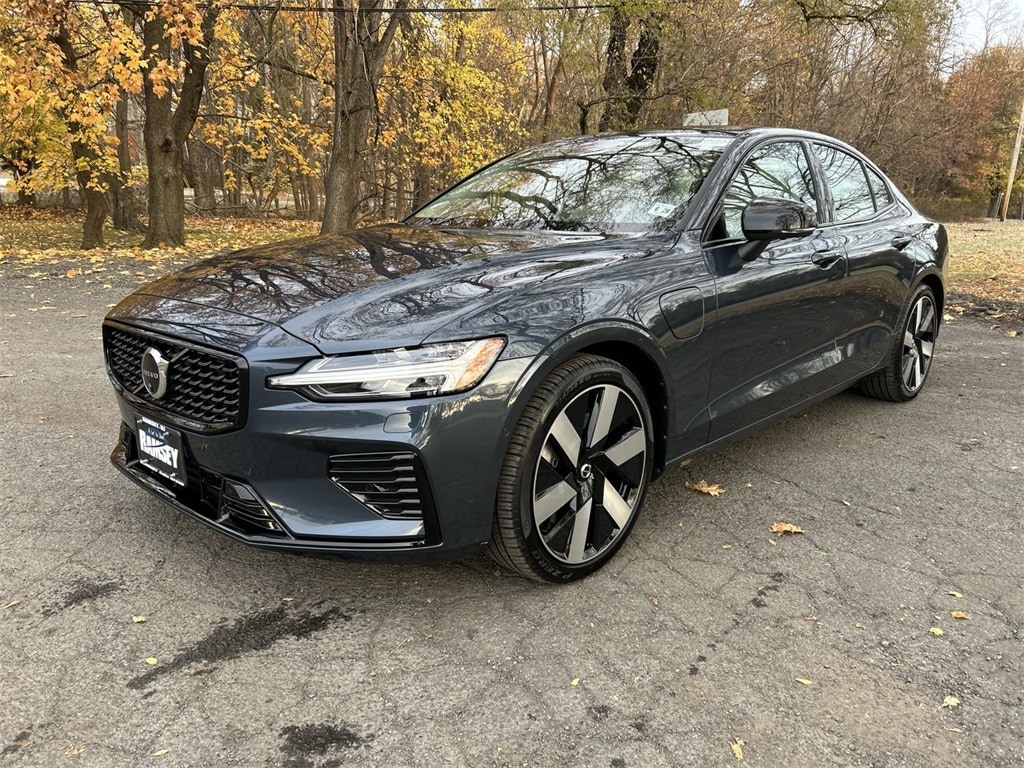 Certified 2024 Volvo S60 plug-in hybrid T8 Plus Dark Sedan