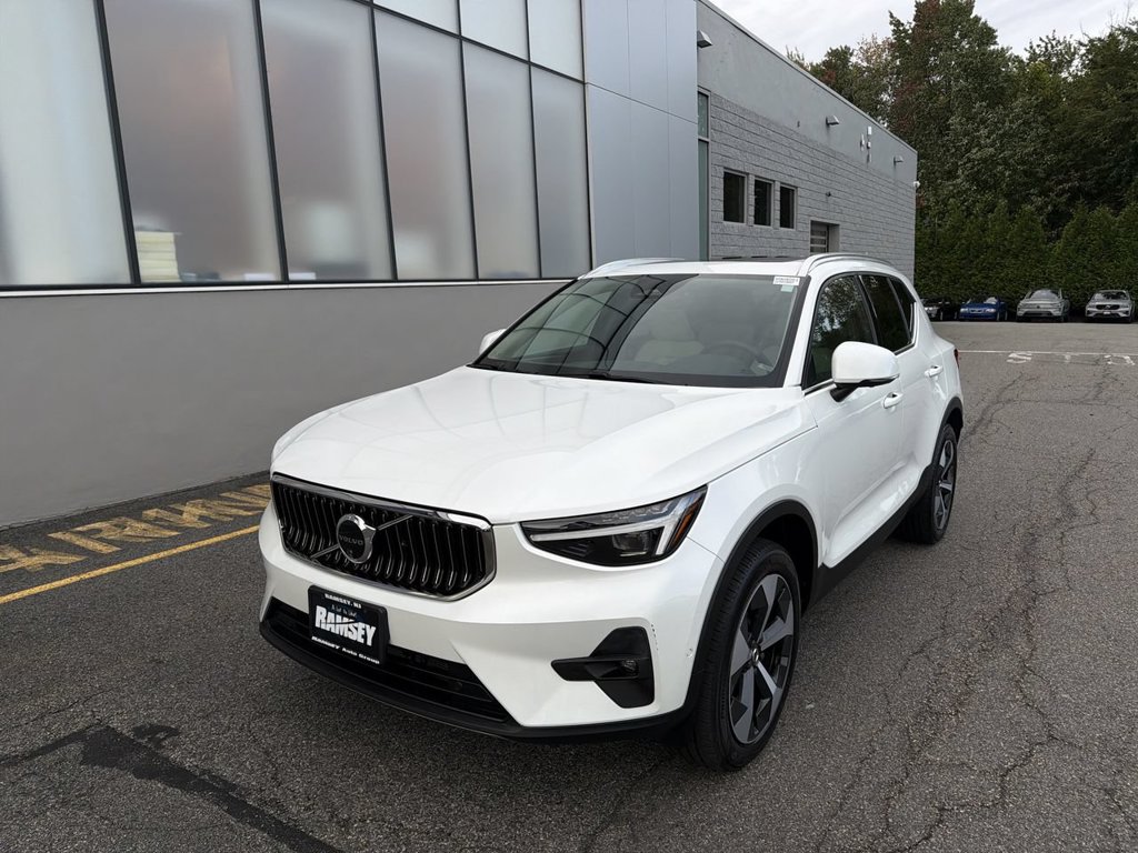 Certified 2024 Volvo XC40 B5 Plus Bright SUV