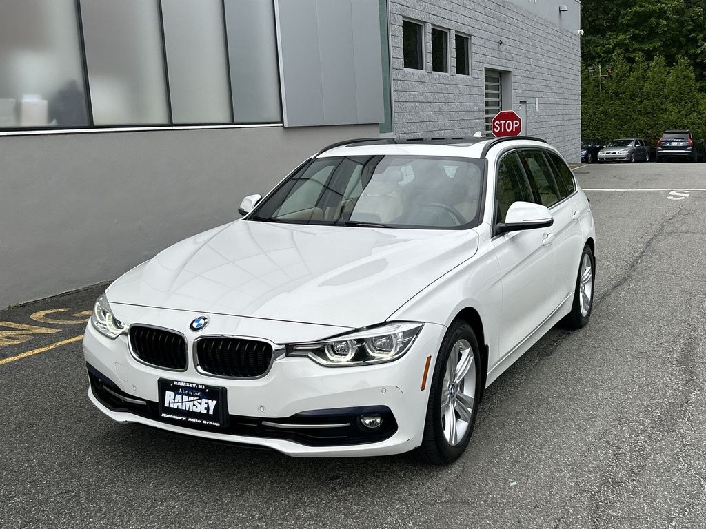 2016 BMW 3 Series 328i xDrive Sports Wagon's photo