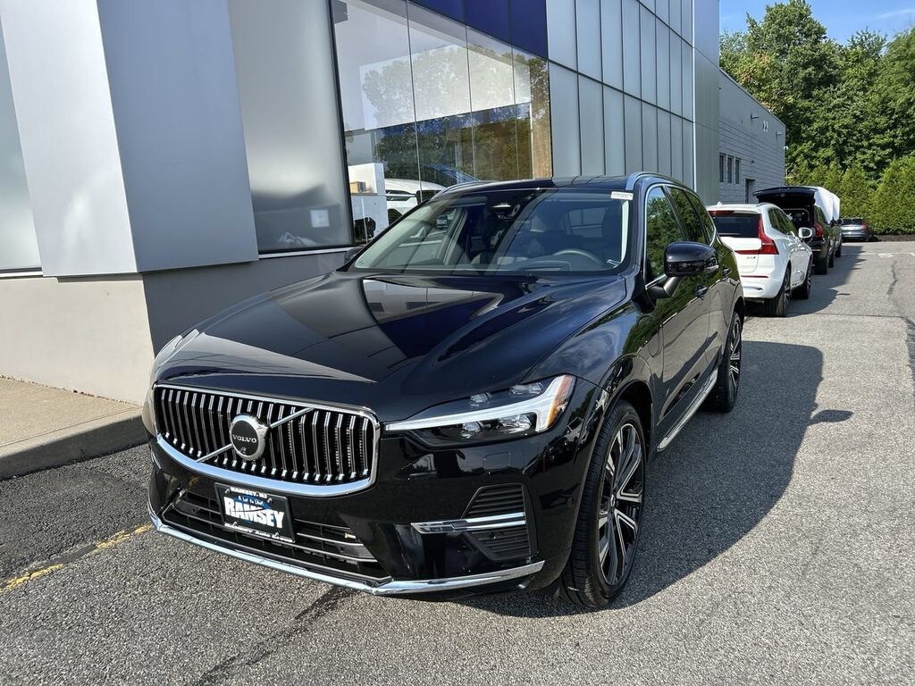 Certified 2023 Volvo XC60 Recharge Plug-In Hybrid Ultimate Bright SUV