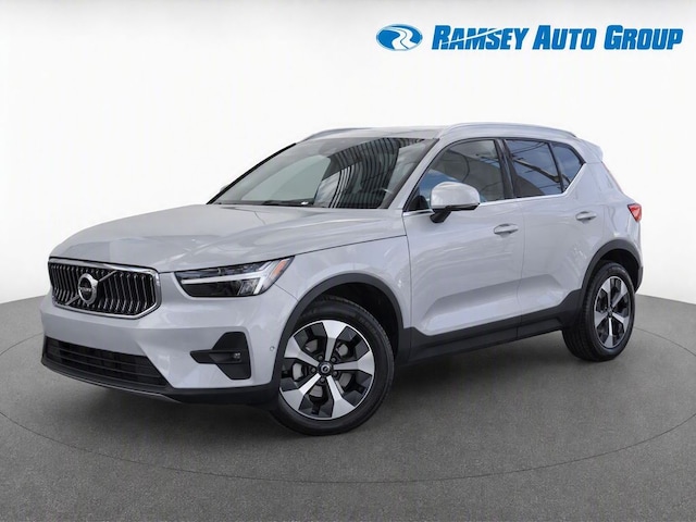 2024 Volvo XC40 B5 Plus Bright SUV