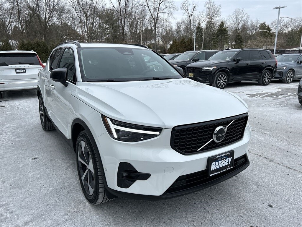 New 2026 Volvo XC40 B5 Plus SUV