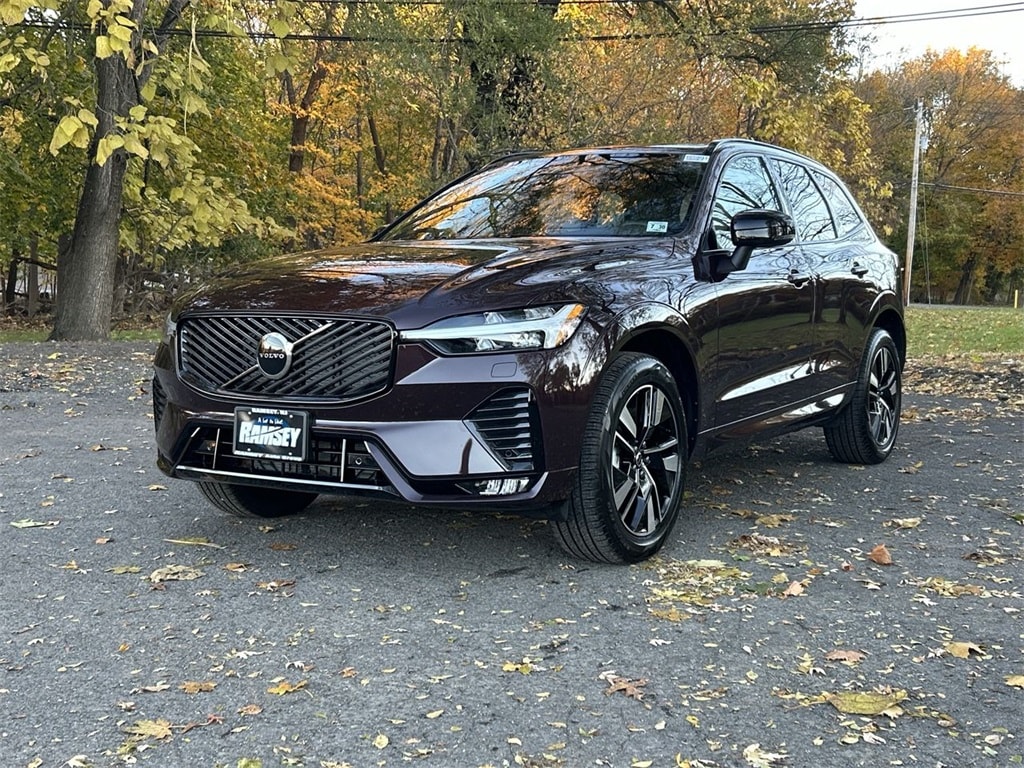 New 2026 Volvo XC60 B5 Core SUV