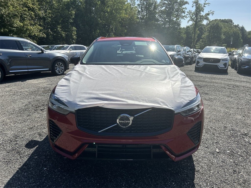 2025 Volvo XC60 Hybrid T8 Plus photo 3