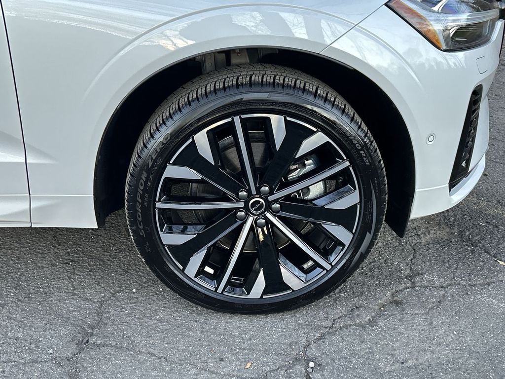 2026 Volvo XC60 Ultra - Photo 13