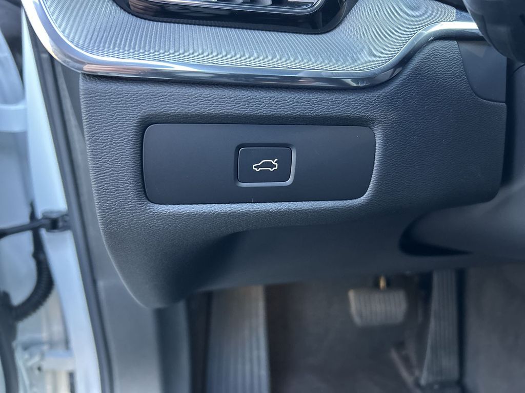 2026 Volvo XC60 Ultra - Photo 17