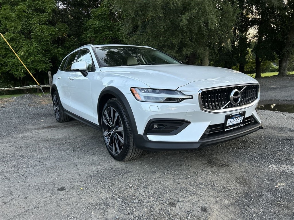 Certified 2022 Volvo V60 Cross Country Base with VIN YV4102WK8N1088271 for sale in Ramsey, NJ