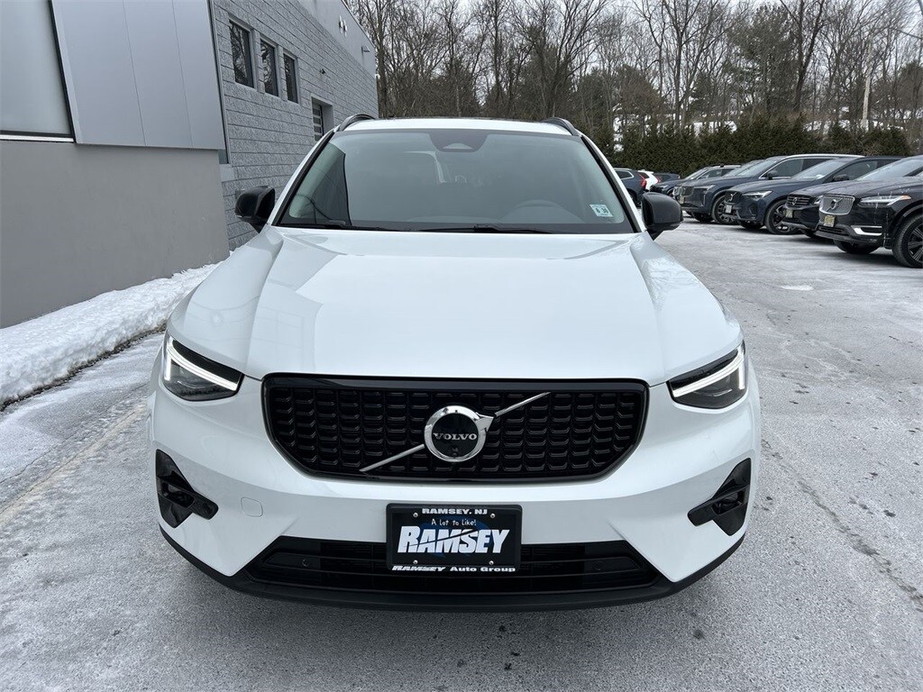 New 2026 Volvo XC40 B5 Plus SUV