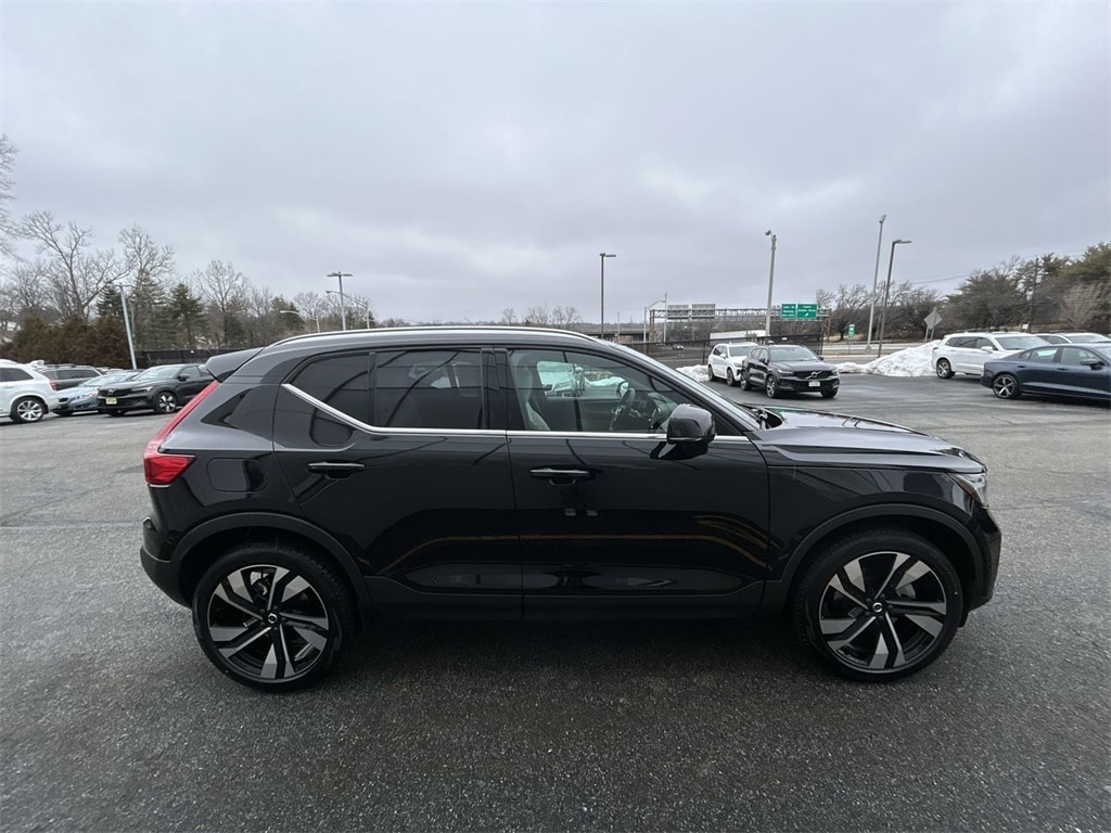 2025 Volvo XC40 Ultra - Photo 9