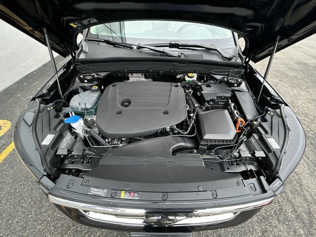 2025 Volvo XC40 Ultra - Photo 10