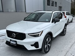 2026 Volvo XC40 B5 Plus SUV YV4L12UCXT2685396