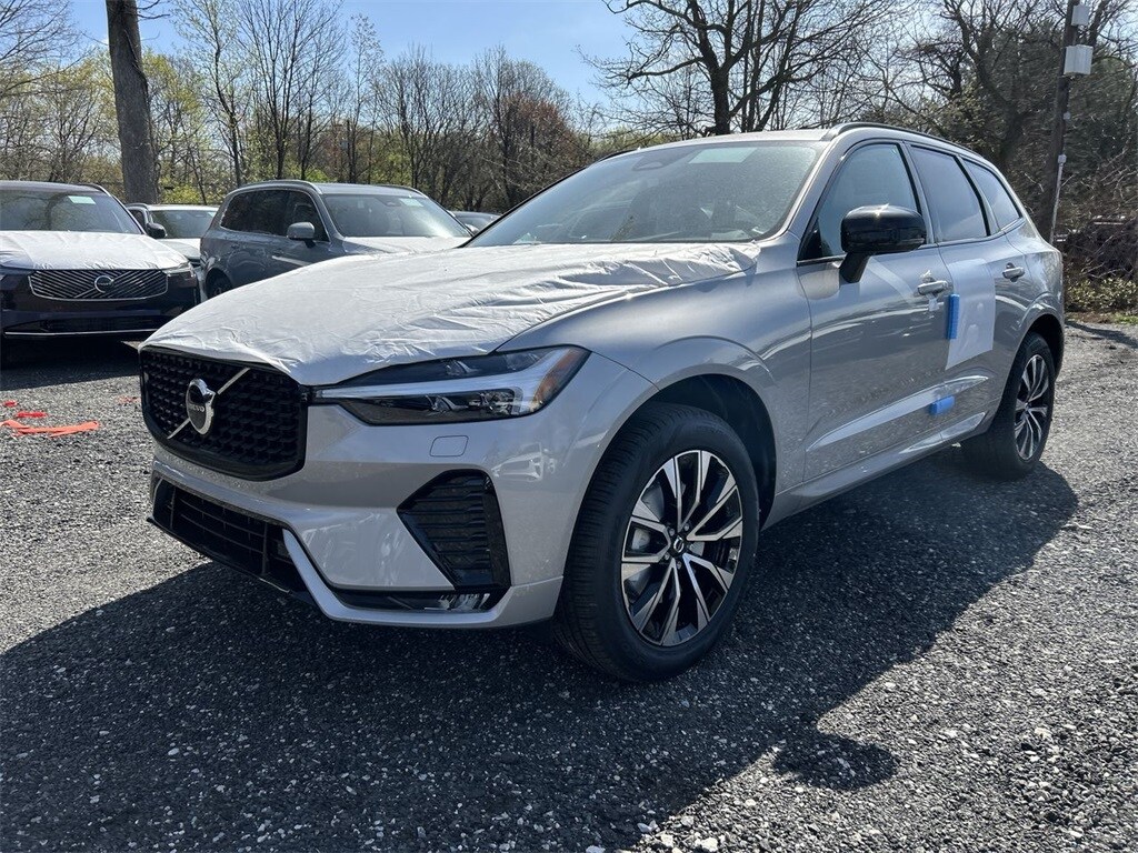2025 Volvo XC60 B5 Core photo 4