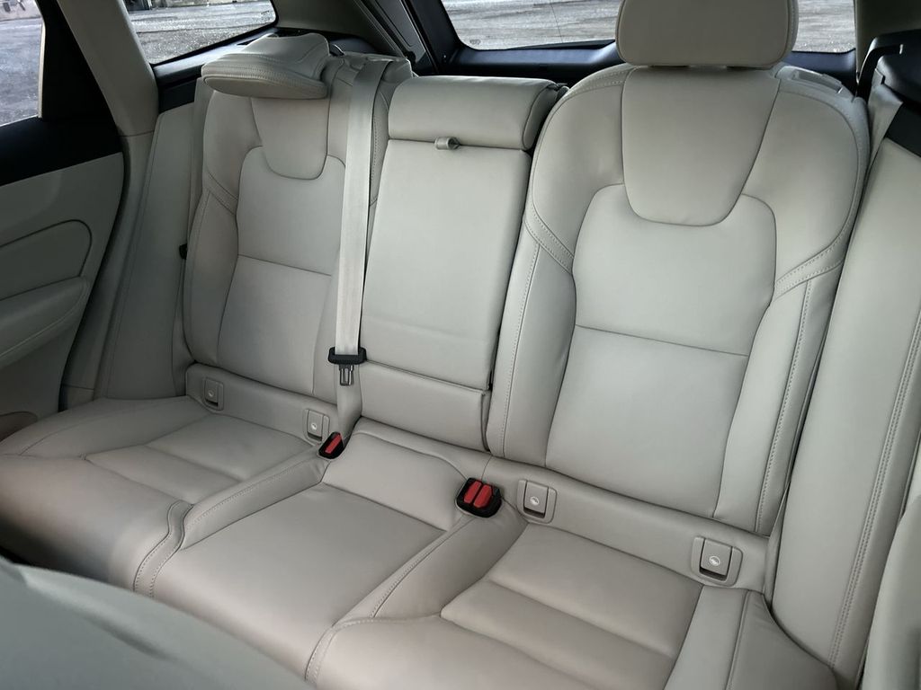 2026 Volvo XC60 Ultra - Photo 23