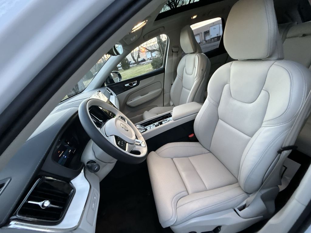 2026 Volvo XC60 Ultra - Photo 15