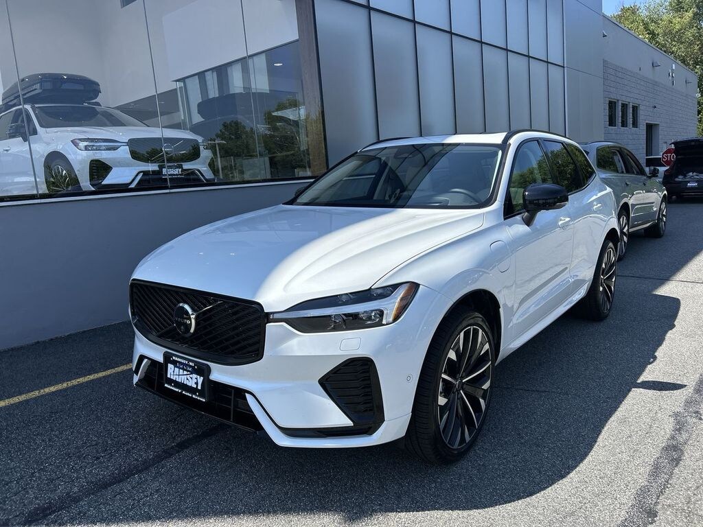 New 2026 Volvo XC60 plug-in hybrid T8 Ultra SUV