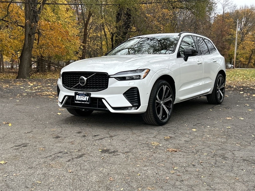 2023 Volvo XC60 Ultimate's photo