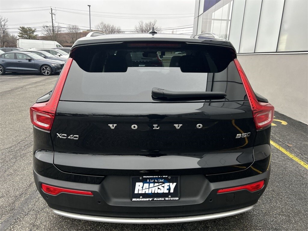 2025 Volvo XC40 Ultra - Photo 16