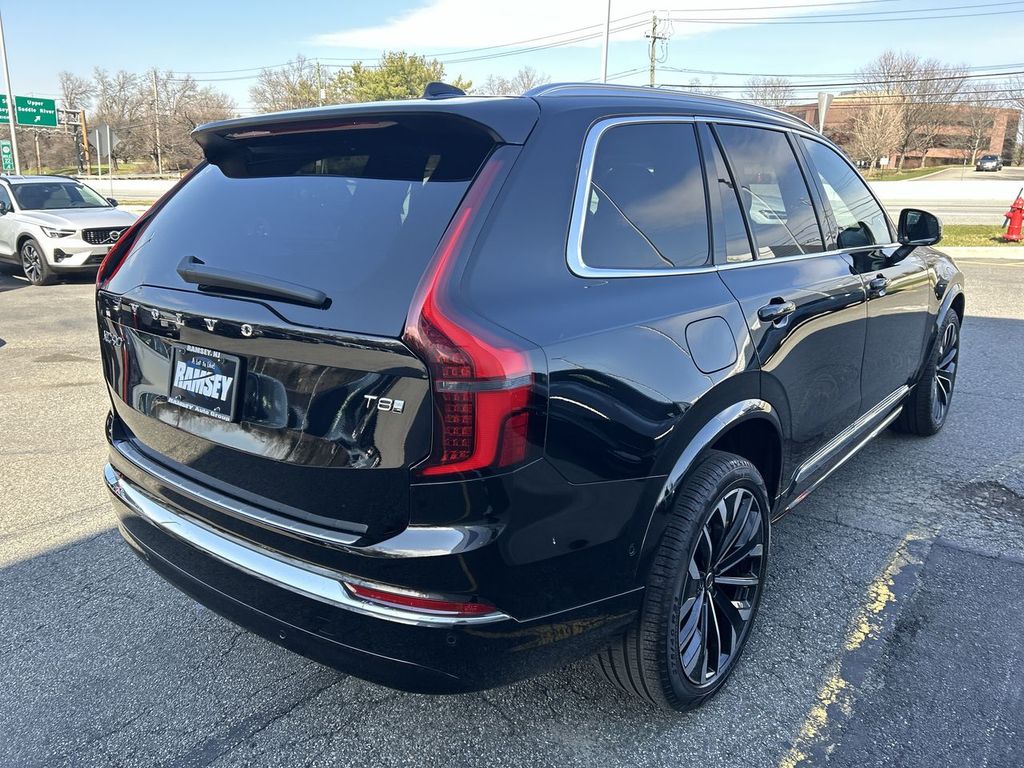 2025 Volvo XC90 Ultra - Photo 8
