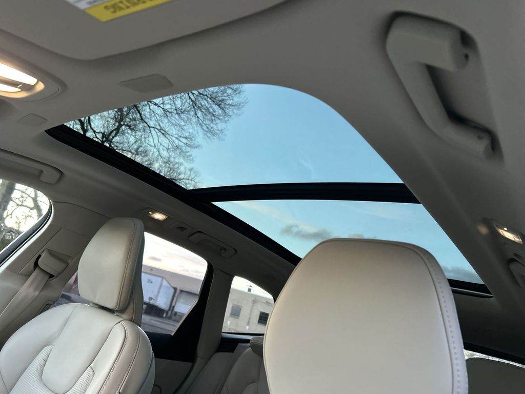 2026 Volvo XC60 Ultra - Photo 24