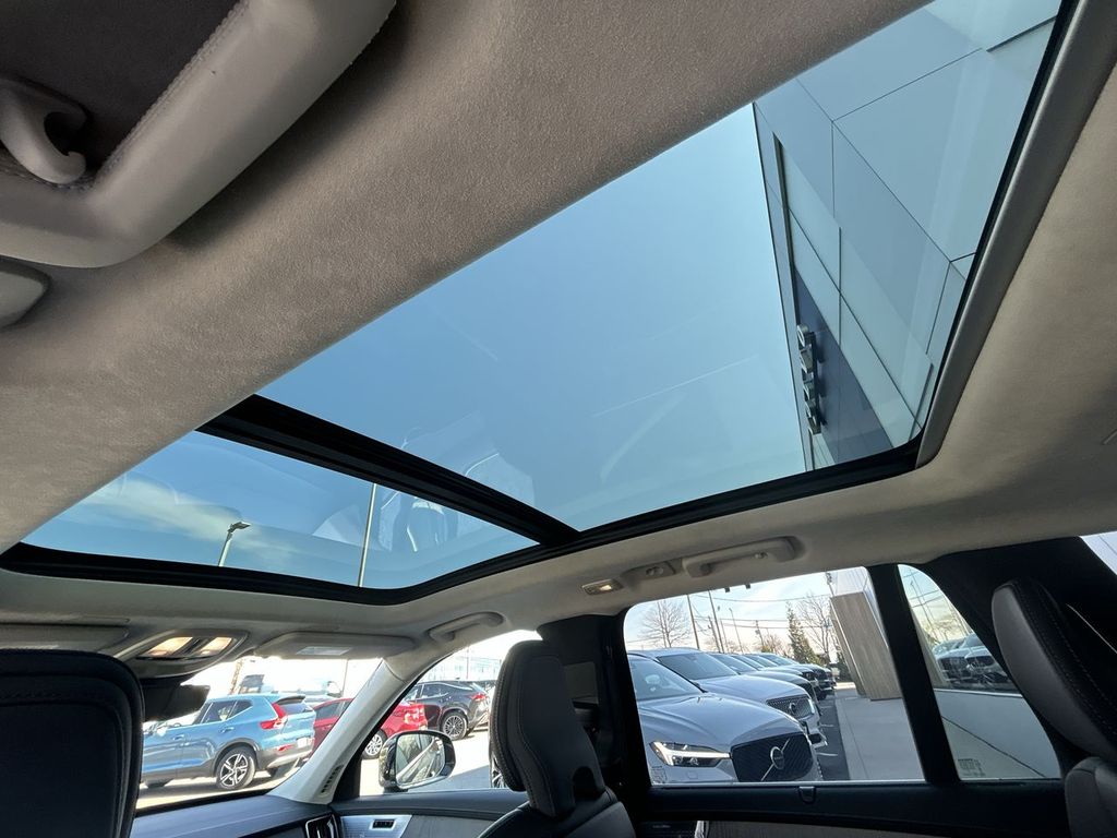 2025 Volvo XC90 Ultra - Photo 24